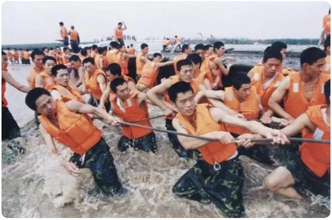 98年抗洪，中央決定最后關(guān)頭炸堤分洪，朱镕基：等等，我再加句話